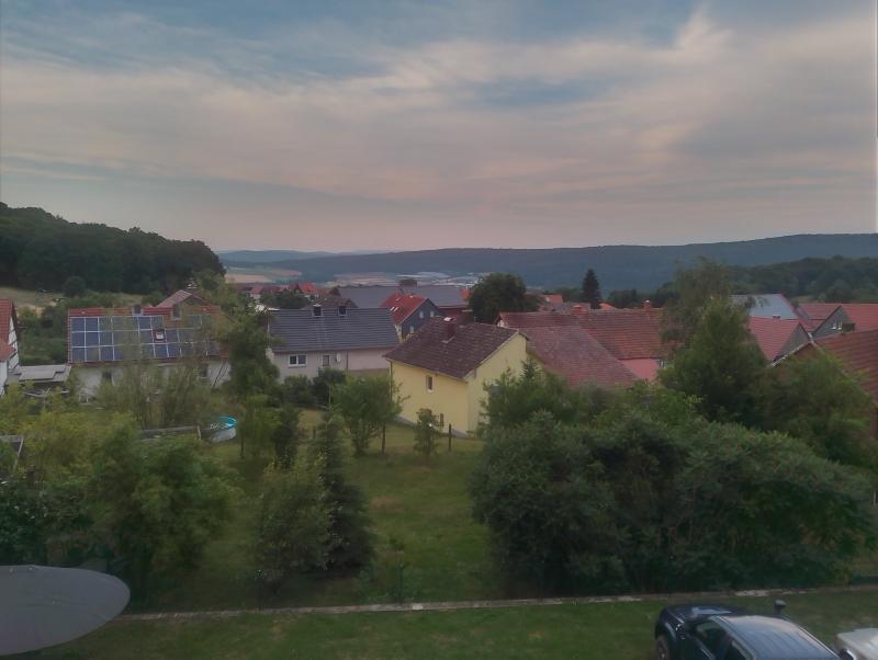 Blick aus dem Hotelzimmer auf den Ort.